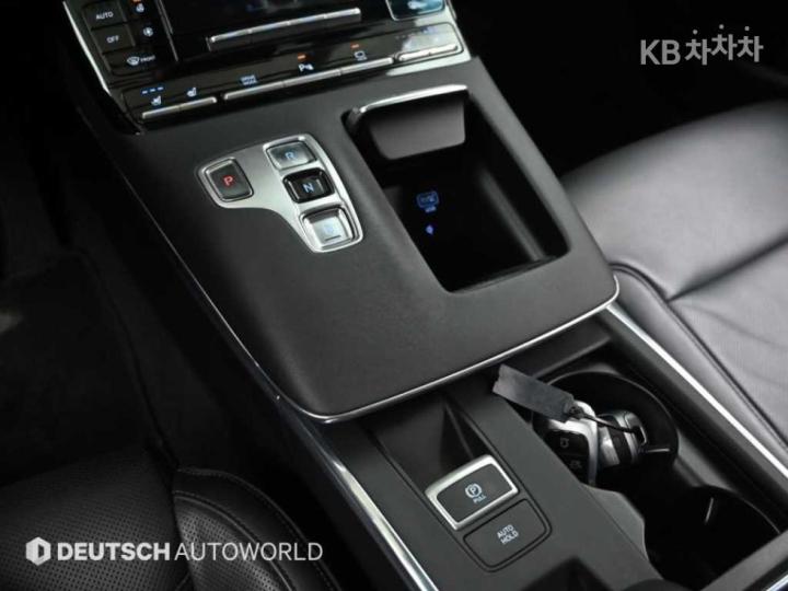 Hyundai Grandeur Hybrid 2.4 Premium 10