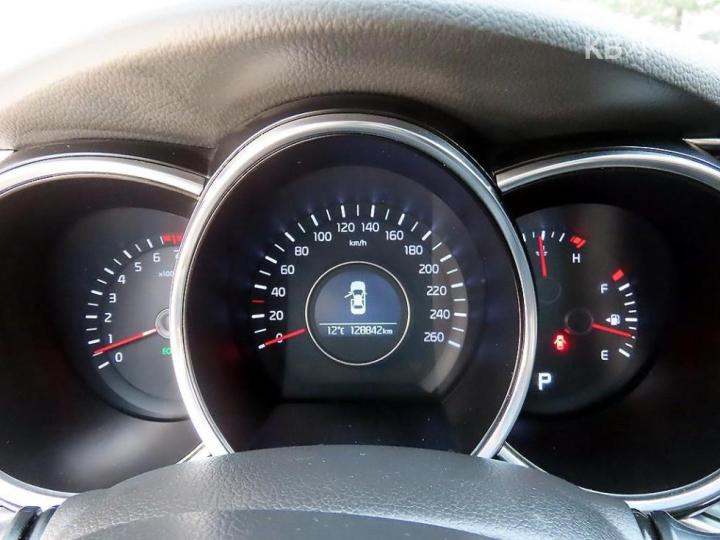 Kia K5 LPI Luxury Economy Type 10