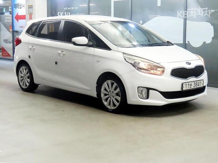Kia Carens 2.0 LPi Luxury 2