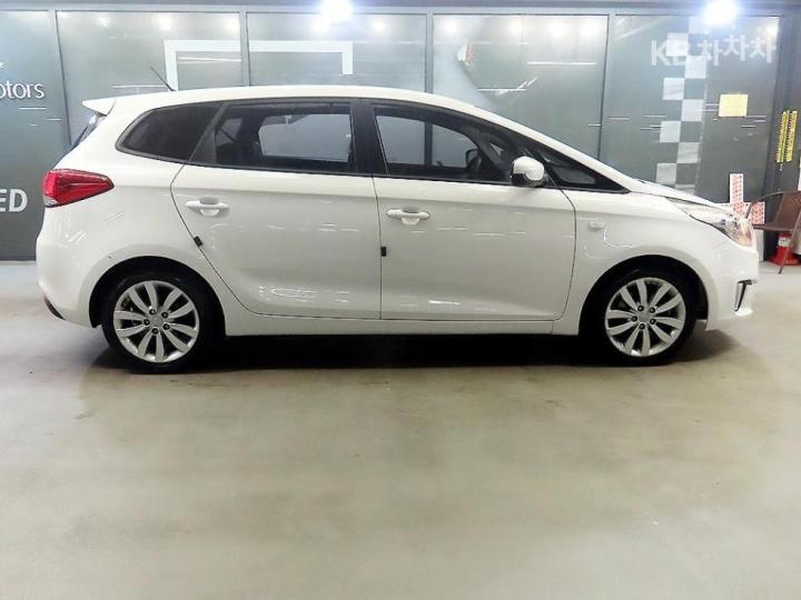 Kia Carens 2.0 LPi Luxury 4