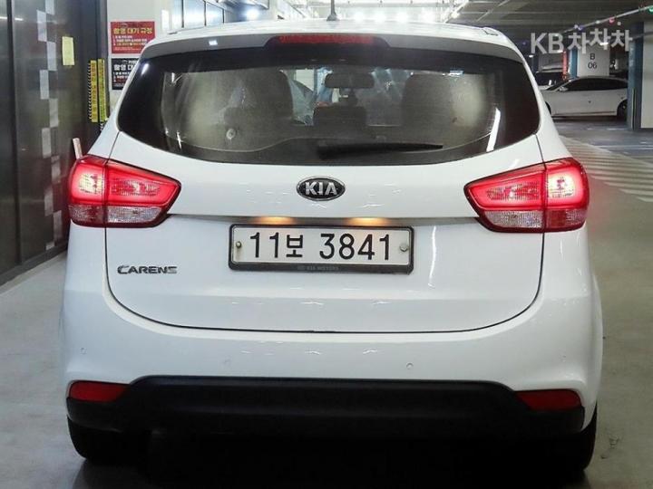 Kia Carens 2.0 LPi Luxury 6
