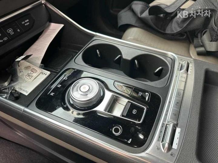 Kia Carnival HEV Gravity 10