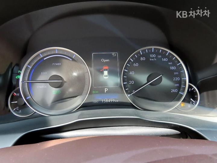 Lexus ES New 300h Supreme 10