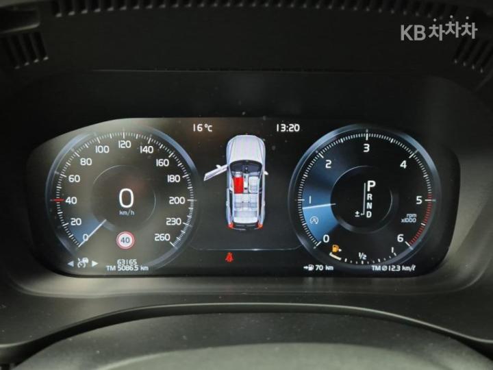 Volvo XC60 D5 Momentum 8