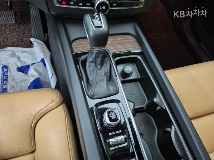 Volvo XC60 D5 Momentum 9