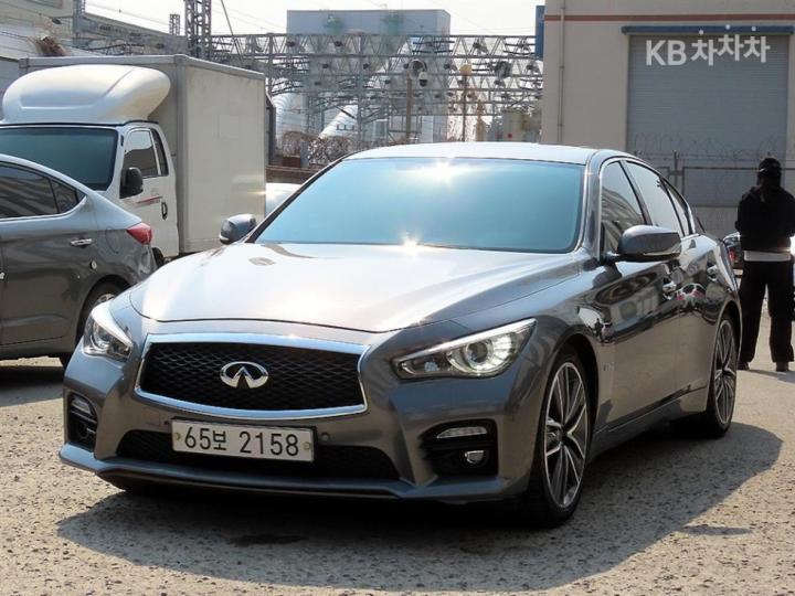 Infiniti Q50 3.5 S Hybrid Essence 3