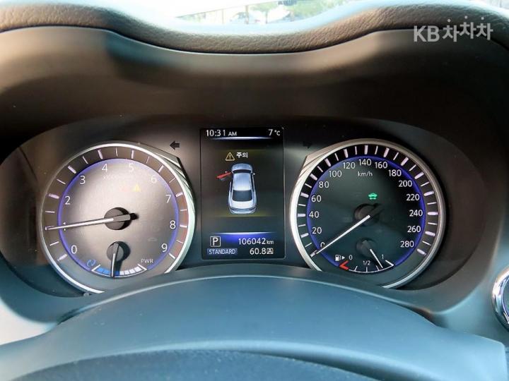 Infiniti Q50 3.5 S Hybrid Essence 10