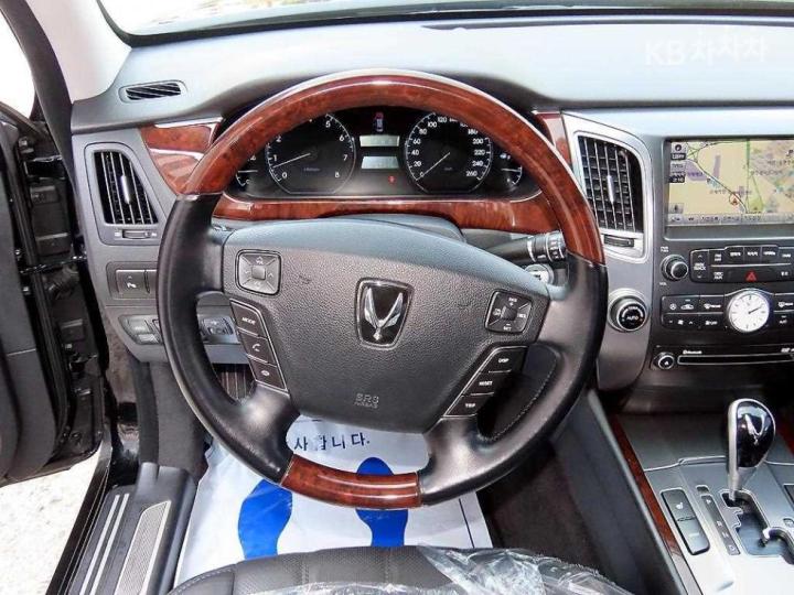 Hyundai Equus New VS380 Luxury 9