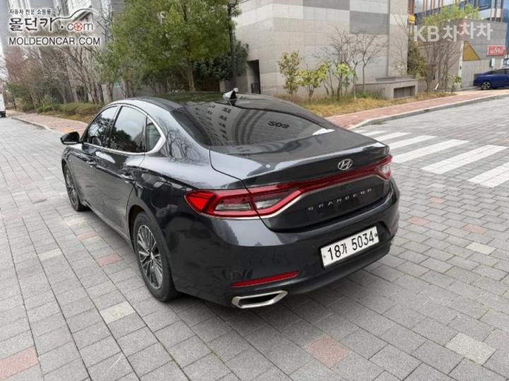 Hyundai Grandeur IG Hybrid Premium 6