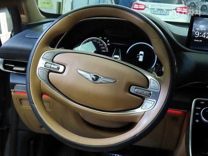 Genesis GV80 2.5 Turbo Gasoline AWD 9