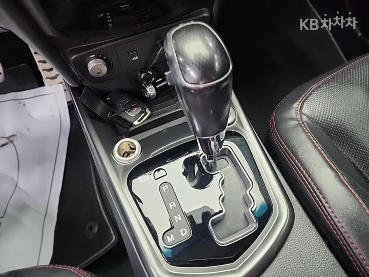 KG Mobility (Ssangyong) Tivoli Air Gasoline 2WD RX 9