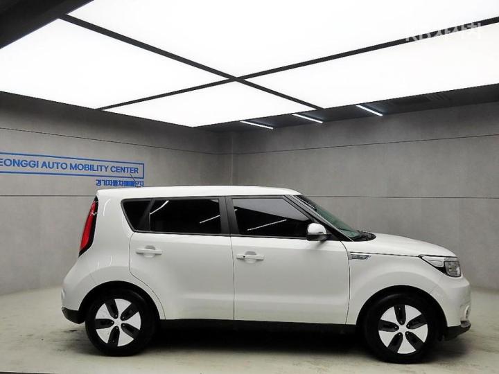 Kia Soul EV 3