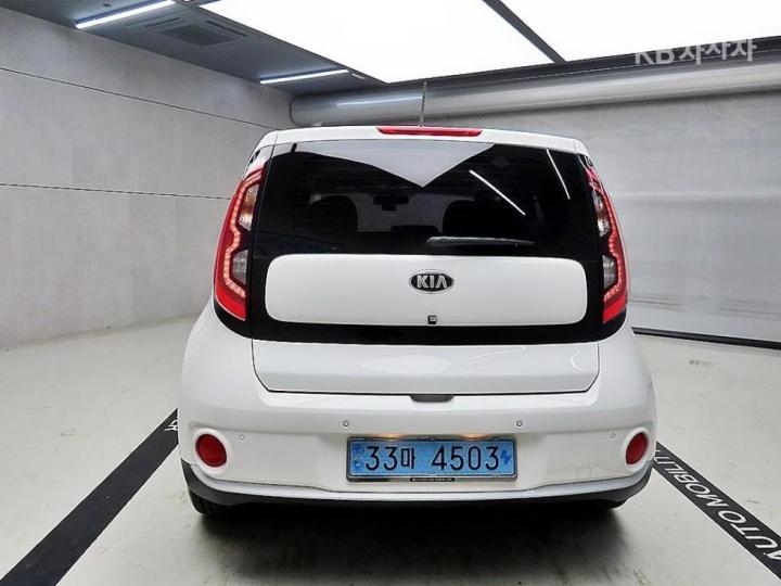 Kia Soul EV 4