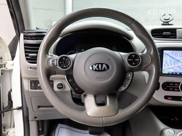 Kia Soul EV 10