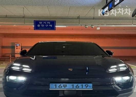 Porsche Macan EV 4S Base Type