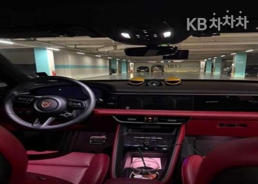 Porsche Macan EV 4S Base Type 6