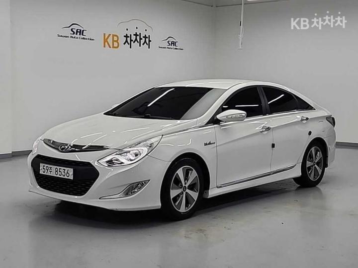 Hyundai Sonata Hybrid 2.0 Royal 2