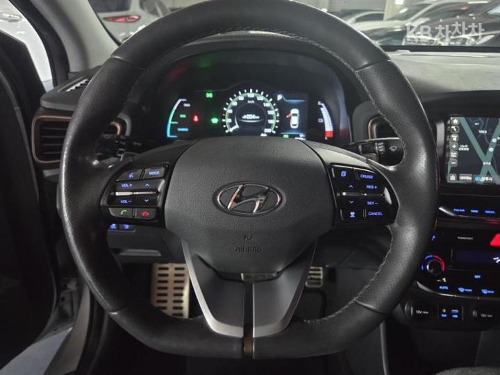 Hyundai IONIQ Electric Q 9