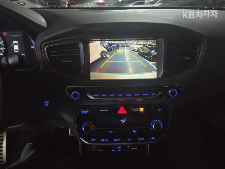 Hyundai IONIQ Electric Q 10