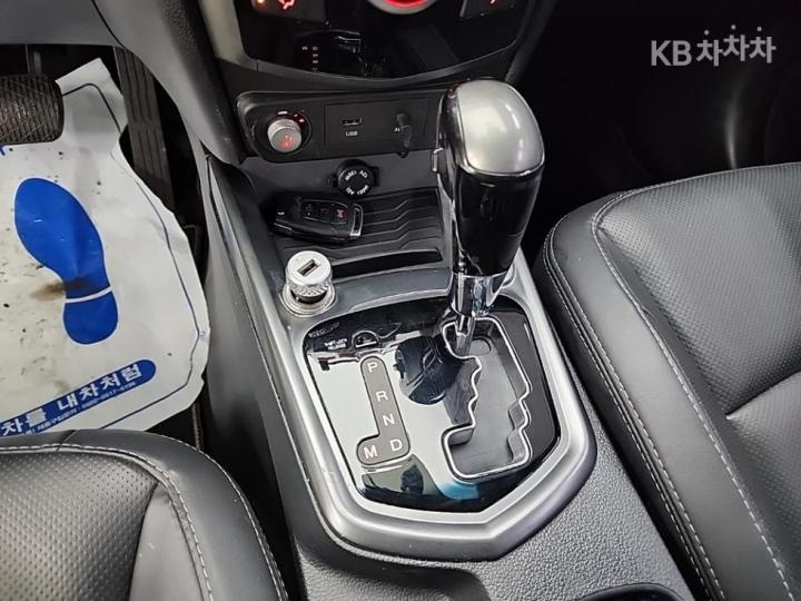 KG Mobility (Ssangyong) Tivoli Armor 1.6 Gasoline VX 2WD 9