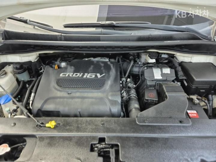 Kia Carnival 2.2 Diesel Limousine Magic Space 6