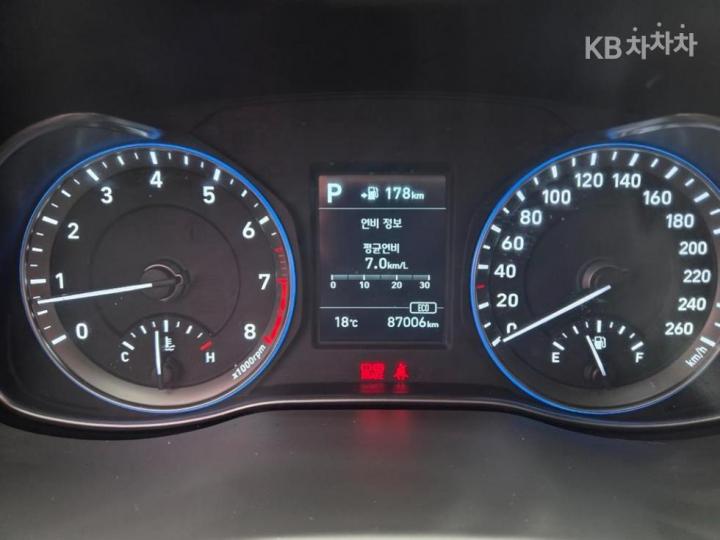 Hyundai Kona 1.6 Turbo Modern 10