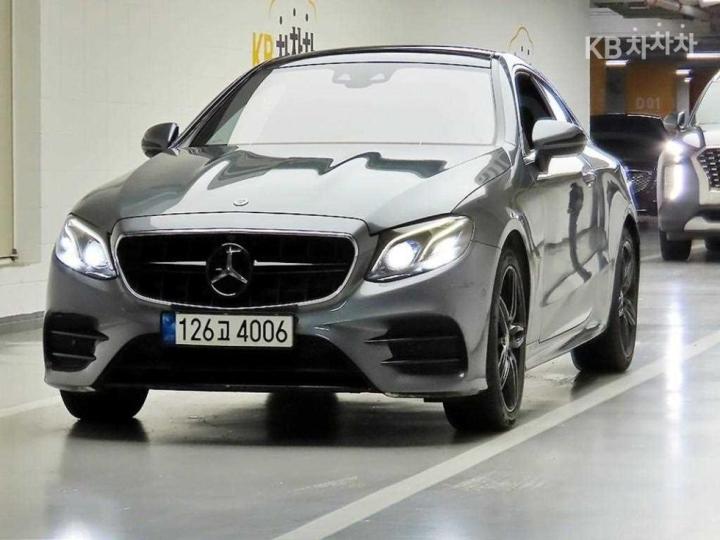Mercedes-Benz E-Class W213 E220d COUPE 3