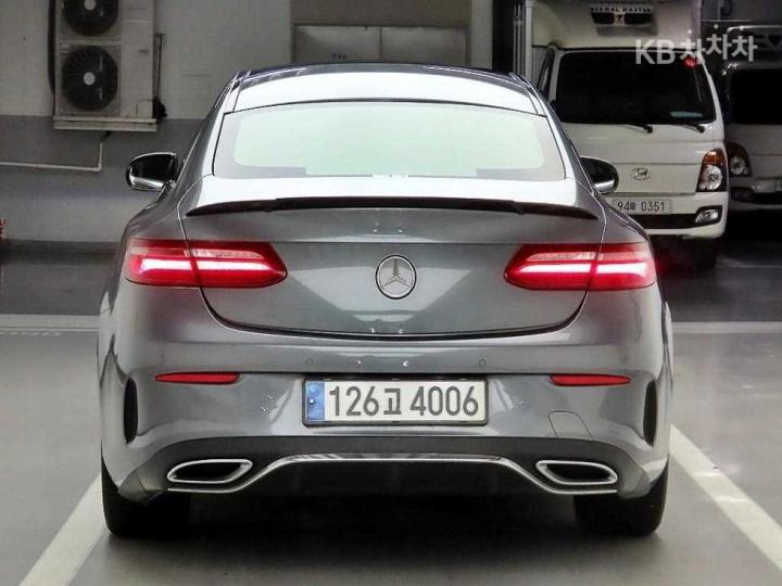 Mercedes-Benz E-Class W213 E220d COUPE 4