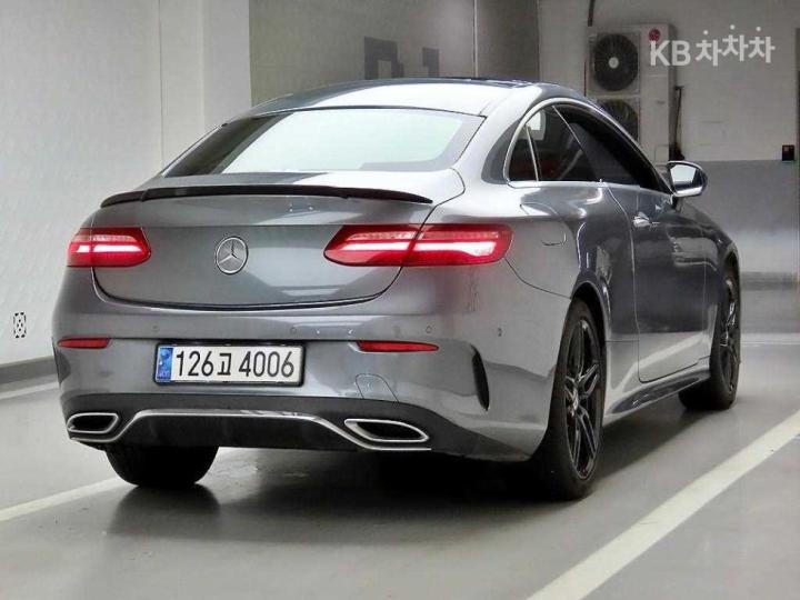 Mercedes-Benz E-Class W213 E220d COUPE 5