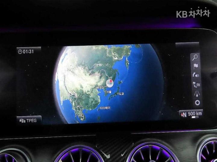 Mercedes-Benz E-Class W213 E220d COUPE 10