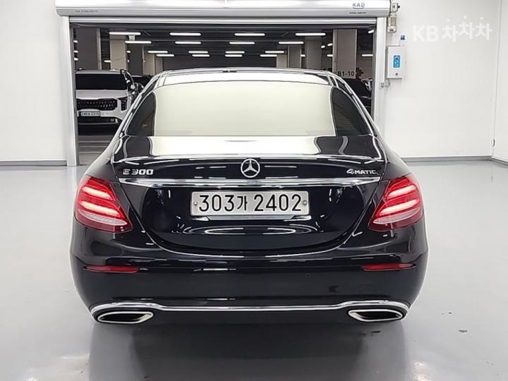 Mercedes-Benz E-Class W213 E300 4Matic Exclusive 4