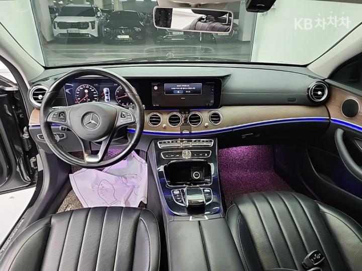 Mercedes-Benz E-Class W213 E300 4Matic Exclusive 8