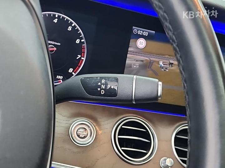 Mercedes-Benz E-Class W213 E300 4Matic Exclusive 9