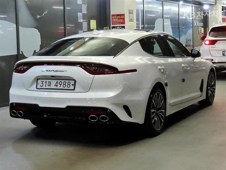 Kia Stinger 2.0 Turbo 2WD Platinum 5