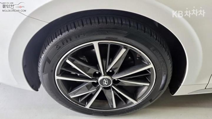 Hyundai Grandeur LPi 3.0 Premium 7