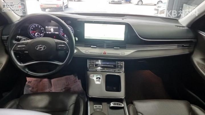 Hyundai Grandeur LPi 3.0 Premium 8