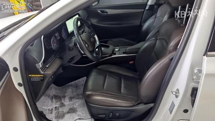 Hyundai Grandeur LPi 3.0 Premium 10