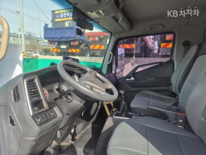 Mercedes-Benz E-Class W213 E220d 4MATIC Exclusive 6