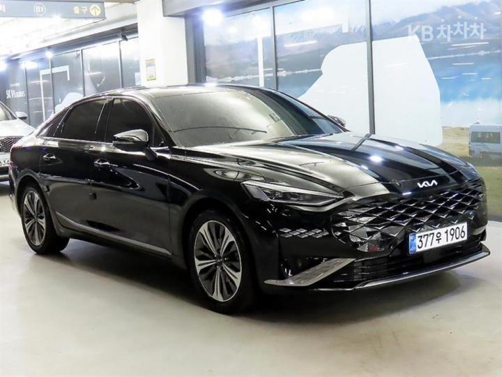 Kia K8 Hybrid 1.6 Turbo Signature