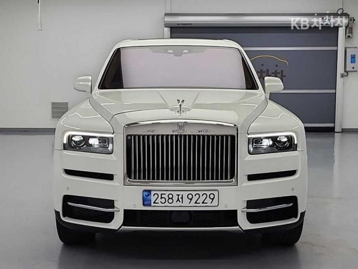 Rolls-Royce Cullinan — miniaturë 2