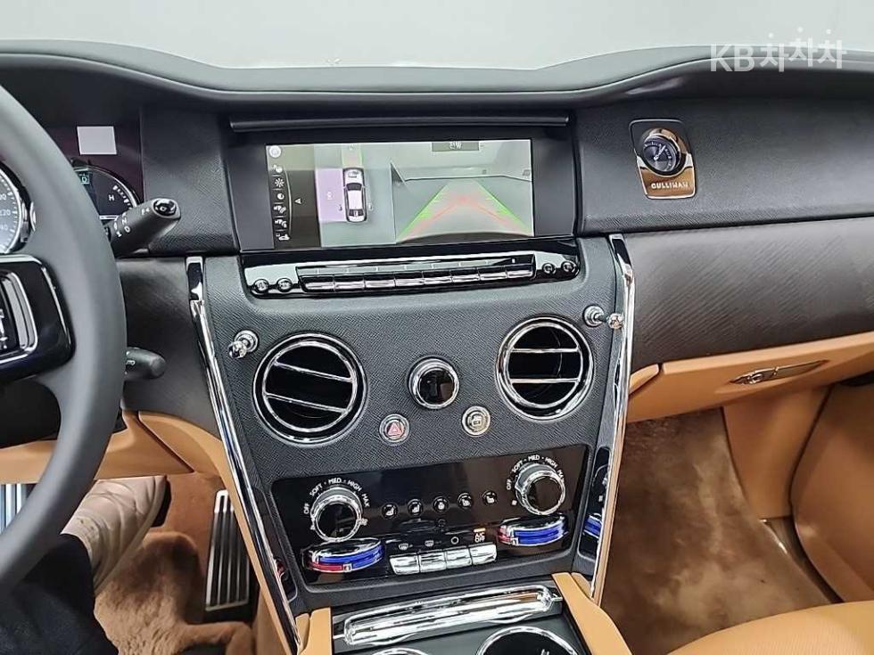 Rolls-Royce Cullinan — miniaturë 10