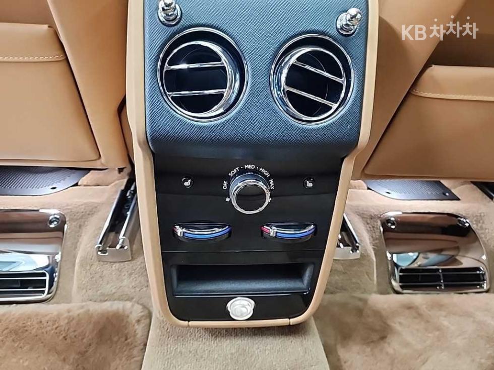 Rolls-Royce Cullinan — miniaturë 13