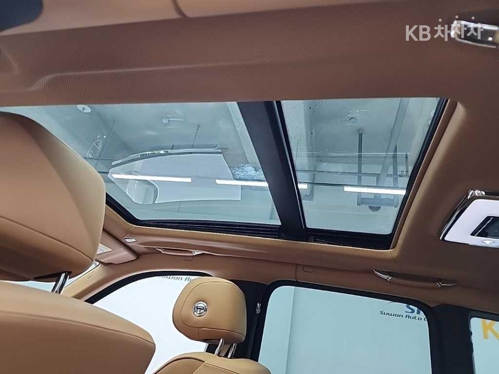 Rolls-Royce Cullinan — miniaturë 14