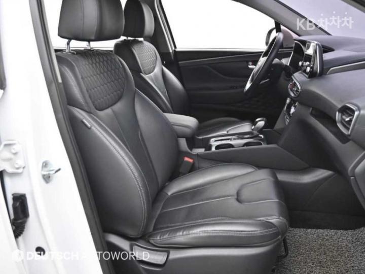 Hyundai Santa Fe TM Gasoline 2.0T 2WD Premium 10