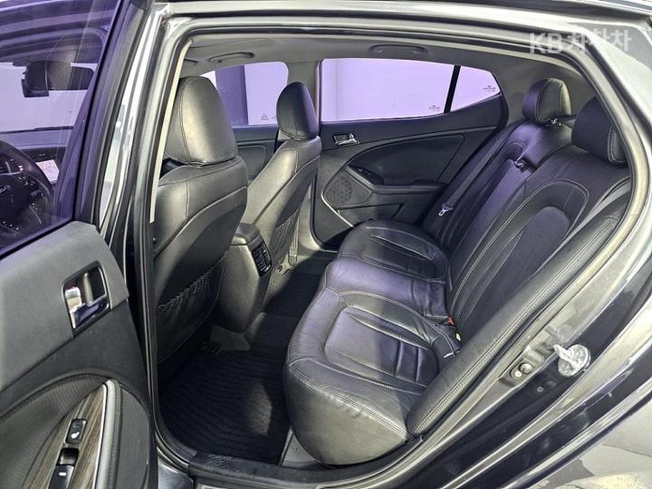 Kia K5 Gasoline 2.0 Prestige 10