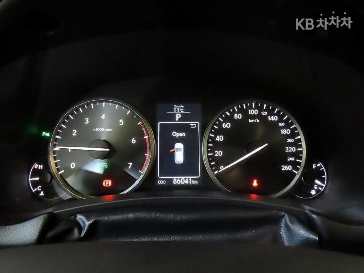 Lexus NX 300h Supreme 10