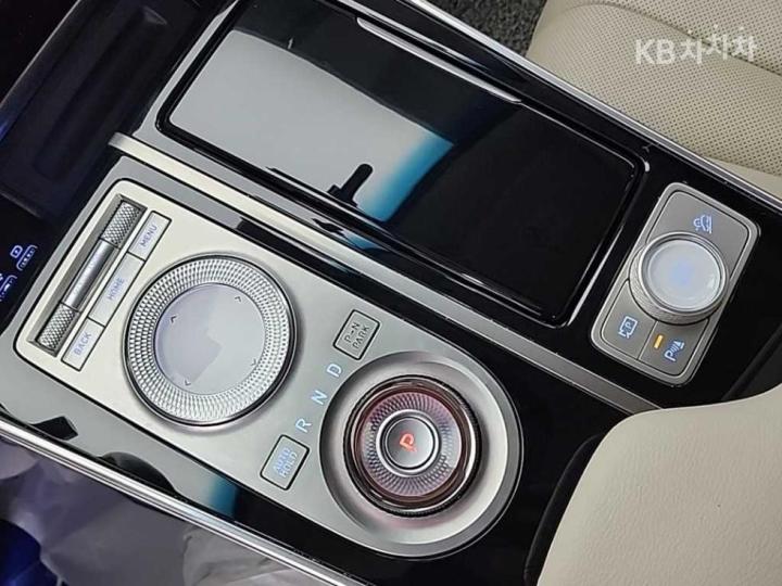 Genesis GV80 2.5 Turbo Gasoline 2WD 9