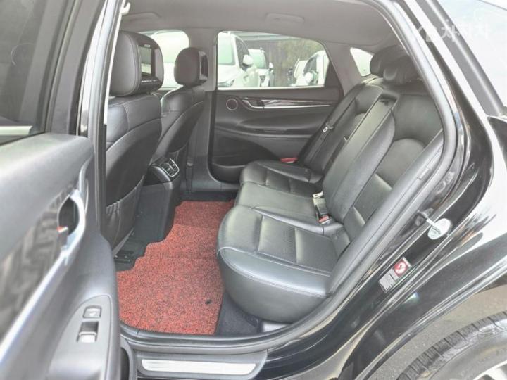 Hyundai Grandeur IG 2.4 Premium Base Type 9