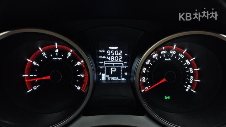 KG Mobility (Ssangyong) Tivoli Gasoline TX Base Type 9