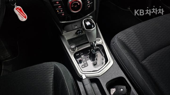 KG Mobility (Ssangyong) Tivoli Gasoline TX Base Type 10